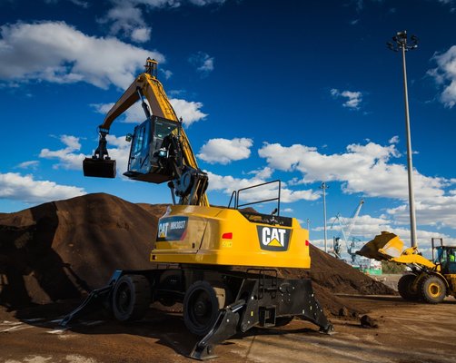 CAT Clamshell Grapples: The essential tool for efficient materials handling at Bergerat RENT!